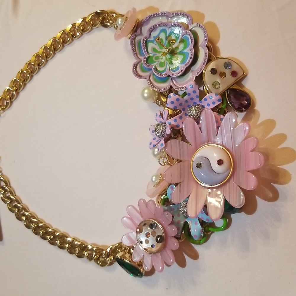 Betsey Johnson Flower Drama Bib Necklace NWT statement necklace floral  nwt